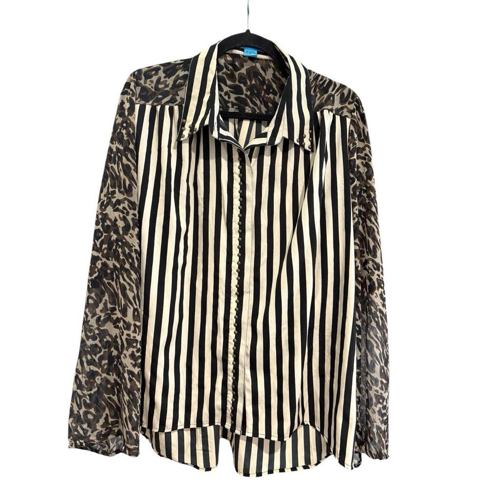 Flutterbye Women’s Blouse Size 1X Bell Sleeve Studded